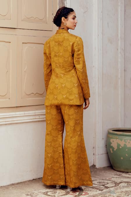 Shop_17:17 By Simmi Saboo_Green Chanderi Silk Print Bandhani Shawl Collar Eva Blazer With Pant _at_Aza_Fashions