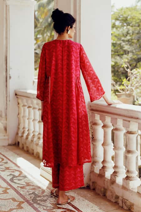 Shop_17:17 By Simmi Saboo_Maroon Chanderi Silk Embroidery, Pearls Round Lily Leaf Print Kurta With Pant _at_Aza_Fashions