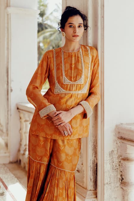Buy_17:17 By Simmi Saboo_Orange Chanderi Silk Pearls, Beads Round Winny Bandhani Print Kurta With Gharara _Online_at_Aza_Fashions
