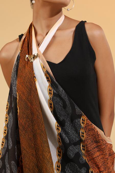 Dusala_Multi Color Chains Juniya Gradient Pattern Scarf _Online_at_Aza_Fashions
