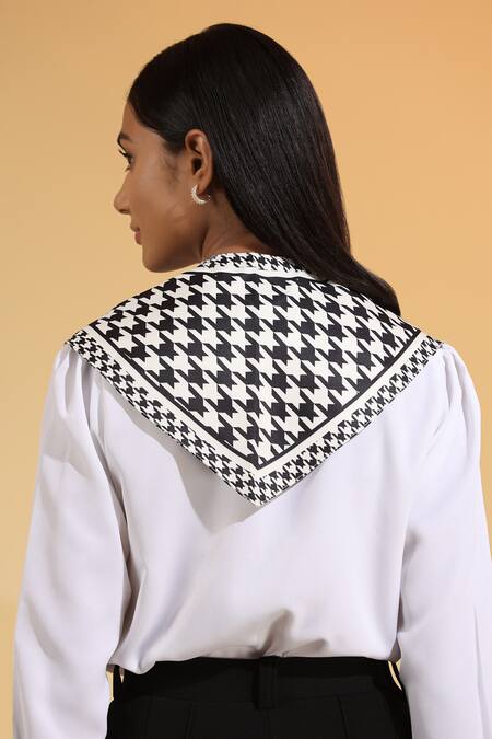Dusala_Black Ashvy Houndstooth Pattern Neck Scarf _Online_at_Aza_Fashions