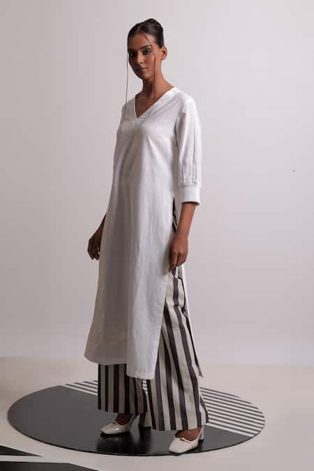 Shop Nautanky Ivory Handloom , Embroidery V-neck Zen Floral Kurta With Pant Shop_Nautanky_Ivory Handloom , Embroidery V-neck Zen Floral Kurta With Pant