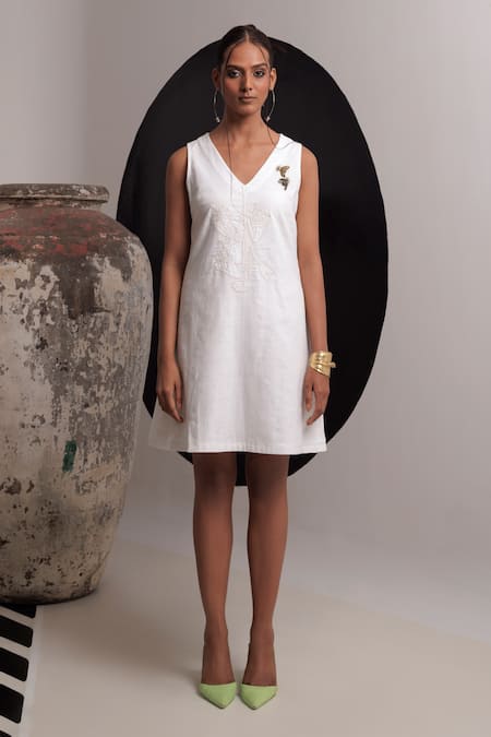 Buy Nautanky Ivory Handloom Cotton Embroidery V-neck Ikai Floral Dress Online at Aza Fashions Buy_Nautanky_Ivory Handloom Cotton Embroidery V-neck Ikai Floral Dress _Online_at_Aza_Fashions