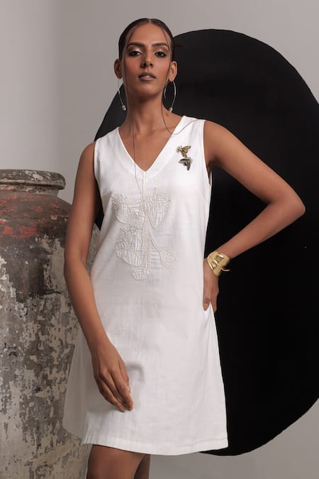 Shop Nautanky Ivory Handloom Cotton Embroidery V-neck Ikai Floral Dress Shop_Nautanky_Ivory Handloom Cotton Embroidery V-neck Ikai Floral Dress