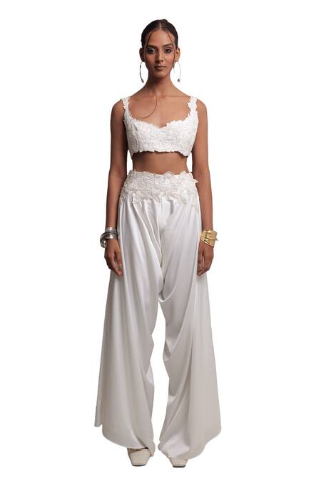 Buy Nautanky Ivory Handloom Cotton Embroidery Sweetheart Serenity Floral Bustier With Pant Online at Aza Fashions Buy_Nautanky_Ivory Handloom Cotton Embroidery Sweetheart Serenity Floral Bustier With Pant _Online_at_Aza_Fashions