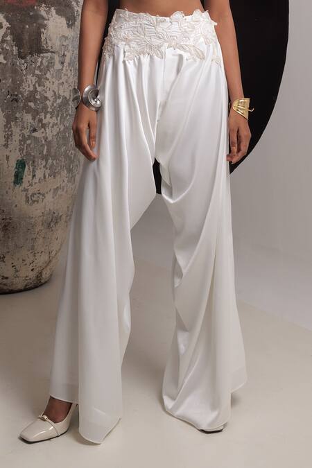 Shop Nautanky Ivory Handloom Cotton Embroidery Sweetheart Serenity Floral Bustier With Pant Online at Aza Fashions Shop_Nautanky_Ivory Handloom Cotton Embroidery Sweetheart Serenity Floral Bustier With Pant _Online_at_Aza_Fashions