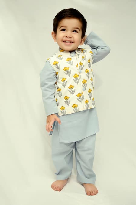 Kalp Floral Bud Print Bundi Kurta Set 