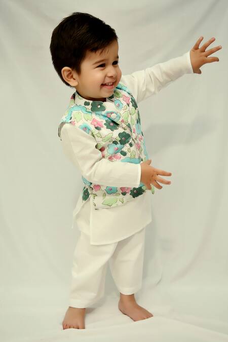 Buy Kalp White Cotton Embroidery Blossom Print Bundi Kurta Set Online at Aza Fashions Buy_Kalp_White Cotton Embroidery Blossom Print Bundi Kurta Set _Online_at_Aza_Fashions