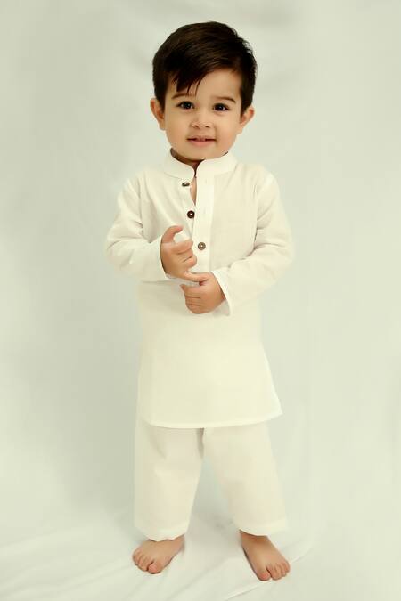 Kalp White Cotton Embroidery Blossom Print Bundi Kurta Set at Aza Fashions Kalp_White Cotton Embroidery Blossom Print Bundi Kurta Set _at_Aza_Fashions