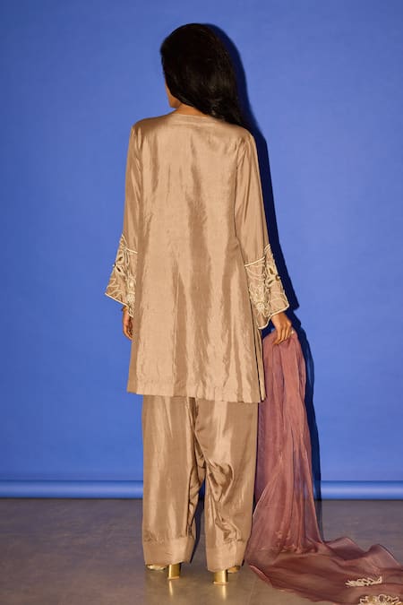 Esha Arora Silk Floral Embroidered Kurta Set 