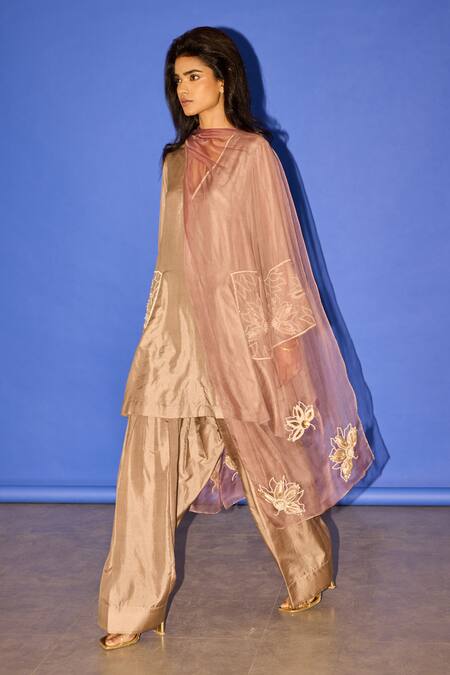 Buy_Esha Arora_Brown Silk, Linen Pearls V-neck Floral Embroidered Kurta Set _Online_at_Aza_Fashions