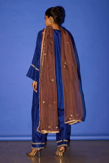 Esha Arora Silk Zardozi Placement Embroidered Kurta Set 