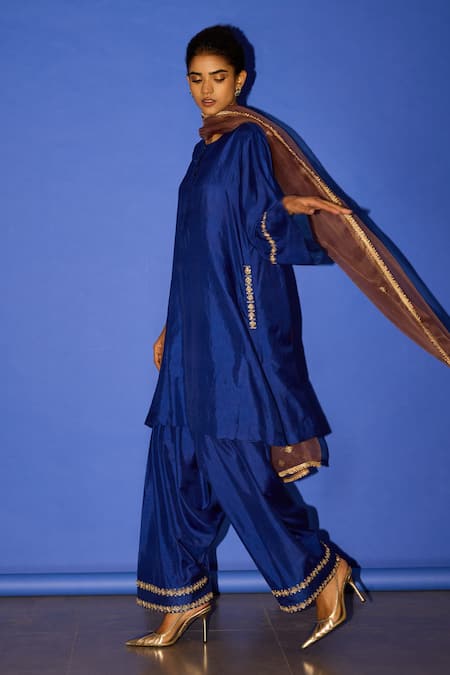 Shop_Esha Arora_Blue Silk, Linen, Chiffon Embroidery, Zari Round Zardozi Placement Kurta Set _Online_at_Aza_Fashions