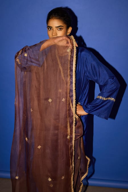 Buy_Esha Arora_Blue Silk, Linen, Chiffon Embroidery, Zari Round Zardozi Placement Kurta Set 