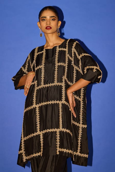 Shop_Esha Arora_Black Silk, Organza, Linen Sequins, Embroidery Collared Kurta Set _Online_at_Aza_Fashions