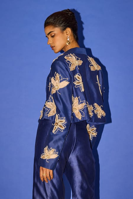 Buy_Esha Arora_Blue Silk, Linen Pearls Round Neck Floral Embroidered Blazer Pant Set 