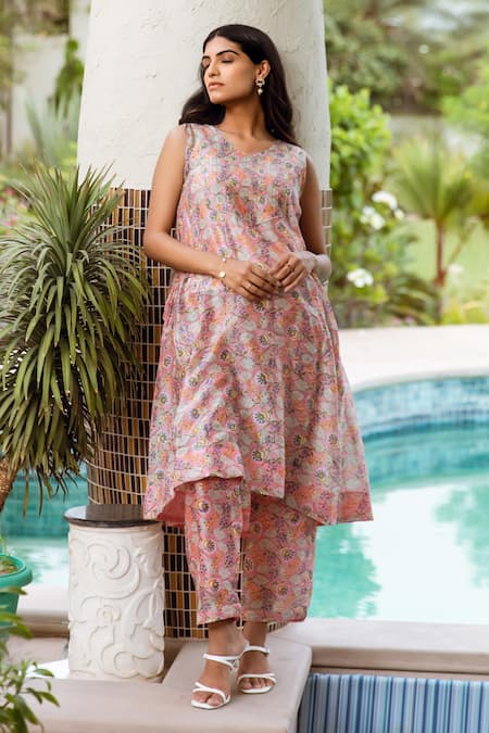 ASRUMO Flower Print A-Line Kurta & Pant Set 