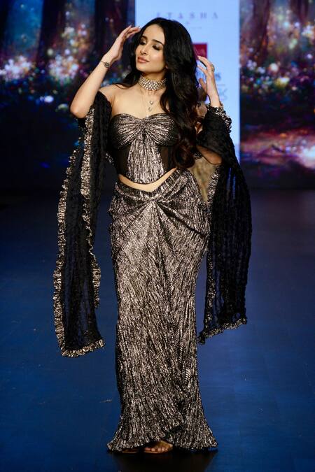 Etasha By Asha Jain_Black Skirt Metallic Tissue Textured Sweetheart Set _Online_at_Aza_Fashions