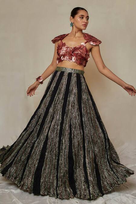 Etasha By Asha Jain_Black Crepe, Silk Embroidery V-neck Textured Lehenga With Blouse _Online_at_Aza_Fashions