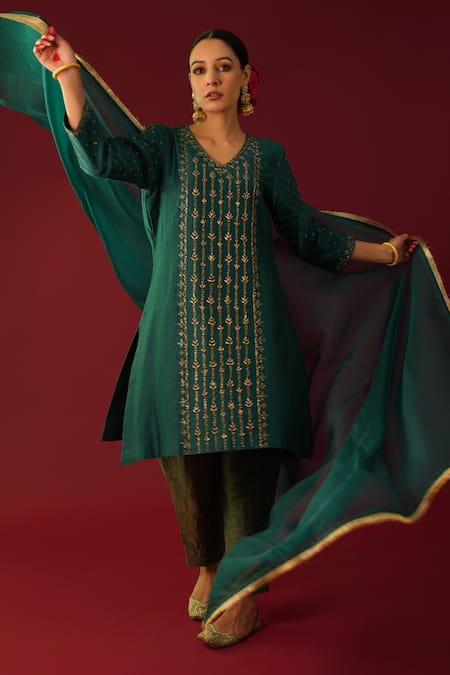 Rashi Jain Green Chanderi And Tissue Hand Embroidery Zardozi V Neck Mehroon Kurta Pant Set 