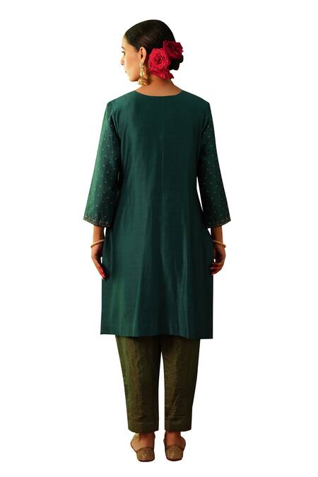 Buy_Rashi Jain_Green Chanderi, Tissue, Chiffon Embroidery V-neck Mehroon Hand Kurta Pant Set _Online_at_Aza_Fashions