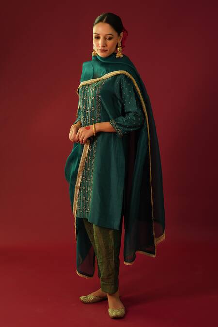 Buy_Rashi Jain_Green Chanderi, Tissue, Chiffon Embroidery V-neck Mehroon Hand Kurta Pant Set 