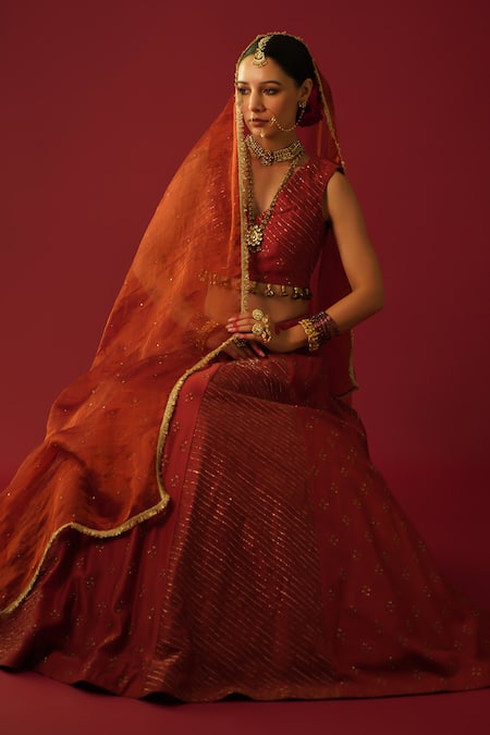 Buy_Rashi Jain_Red Chanderi, Tissue Tassels, Embroidery V-neck Fizaa Hand Lehenga Set 