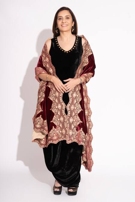 Shop House Of Inari Wine Floral And Lace Embroidered Stole Online at Aza Fashions Shop_House Of Inari_Wine Floral And Lace Embroidered Stole _Online_at_Aza_Fashions