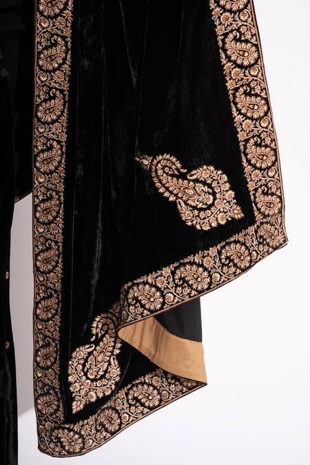 House Of Inari Black Paisley Kashmiri Embroidered Stole Online at Aza Fashions House Of Inari_Black Paisley Kashmiri Embroidered Stole _Online_at_Aza_Fashions