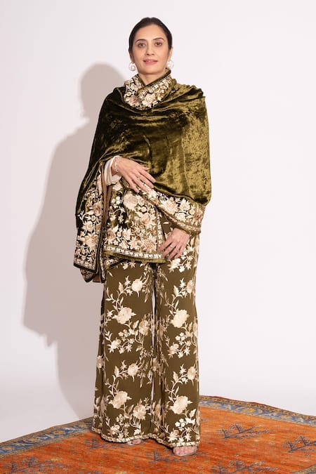 Shop_House Of Inari_Green Floral Parsi Embroidered Stole _Online_at_Aza_Fashions