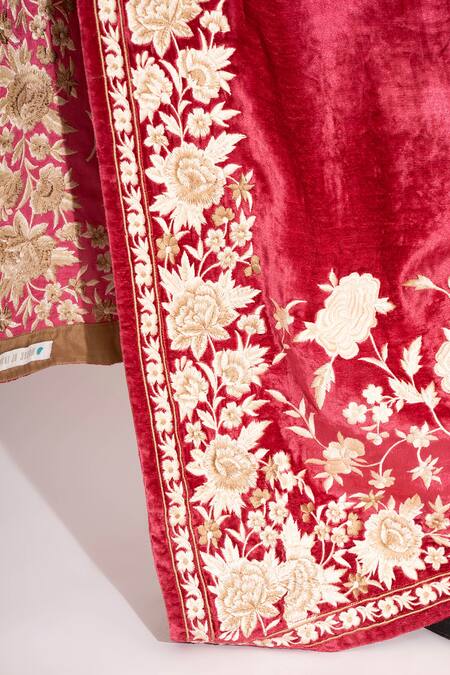 Buy House Of Inari Pink Floral And Parsi Embroidered Stole Online at Aza Fashions Buy_House Of Inari_Pink Floral And Parsi Embroidered Stole _Online_at_Aza_Fashions