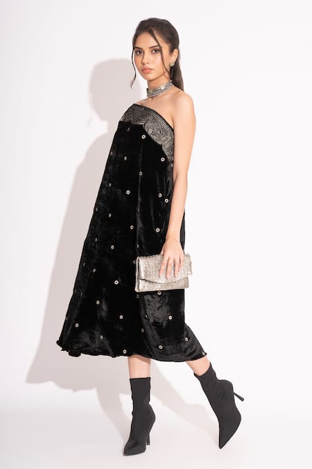 House Of Inari Black Silk Velvet Embroidery Eyelet One Shoulder Off Gown Online at Aza Fashions House Of Inari_Black Silk Velvet Embroidery Eyelet One Shoulder Off Gown _Online_at_Aza_Fashions