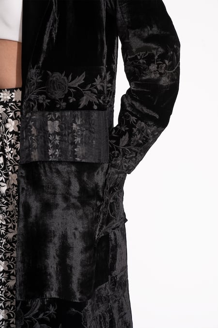 Buy_House Of Inari_Black Silk Velvet Embroidery Bahar Open Neck Overcoat _Online_at_Aza_Fashions