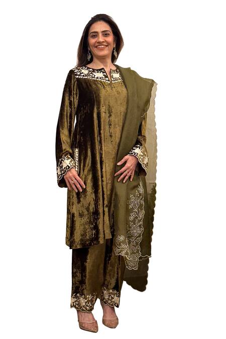 House Of Inari Green Maheshwari, Silk Organza Embroidery Round Neck Makhmal Kurta Set Online at Aza Fashions House Of Inari_Green Maheshwari, Silk Organza Embroidery Round Neck Makhmal Kurta Set _Online_at_Aza_Fashions