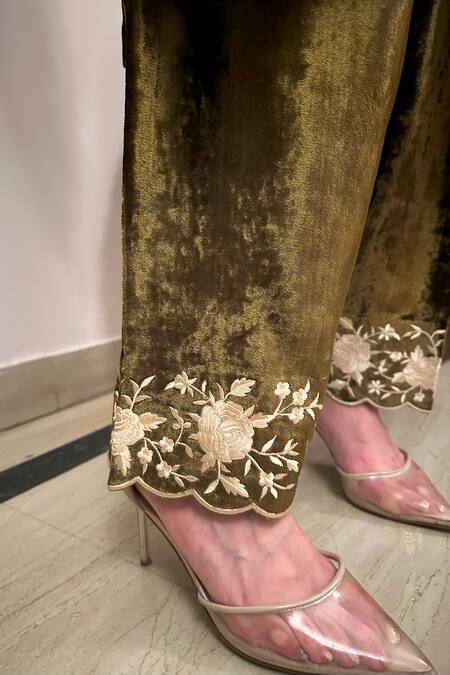 Shop House Of Inari Green Maheshwari, Silk Organza Embroidery Round Neck Makhmal Kurta Set Online at Aza Fashions Shop_House Of Inari_Green Maheshwari, Silk Organza Embroidery Round Neck Makhmal Kurta Set _Online_at_Aza_Fashions