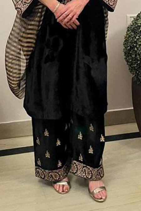 Buy House Of Inari Black , Organza, Velvet Lace, Embroidery Square Neck Straight Kurta Set Online at Aza Fashions Buy_House Of Inari_Black , Organza, Velvet Lace, Embroidery Square Neck Straight Kurta Set _Online_at_Aza_Fashions