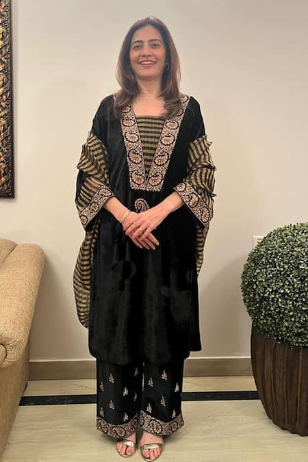 Shop House Of Inari Black , Organza, Velvet Lace, Embroidery Square Neck Straight Kurta Set Online at Aza Fashions Shop_House Of Inari_Black , Organza, Velvet Lace, Embroidery Square Neck Straight Kurta Set _Online_at_Aza_Fashions