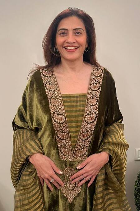 House Of Inari Green , Velvet, , Lace, Straight Kurta Pant Set Online at Aza Fashions House Of Inari_Green , Velvet, , Lace, Straight Kurta Pant Set _Online_at_Aza_Fashions