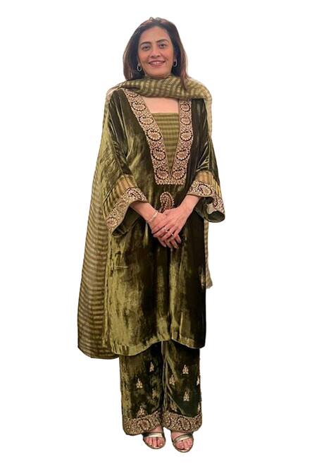 Shop House Of Inari Green , Velvet, , Lace, Straight Kurta Pant Set Online at Aza Fashions Shop_House Of Inari_Green , Velvet, , Lace, Straight Kurta Pant Set _Online_at_Aza_Fashions