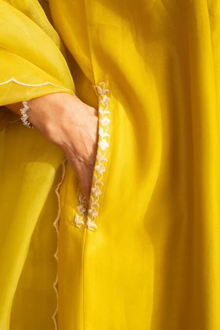 House Of Inari Yellow , Cotton, Organza Embroidery Round Neck Kaner Floral Kurta Set at Aza Fashions House Of Inari_Yellow , Cotton, Organza Embroidery Round Neck Kaner Floral Kurta Set _at_Aza_Fashions