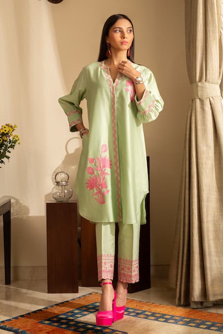 House of Inari Gul-meh Floral Embroidered Straight Kurta & Pant Set 