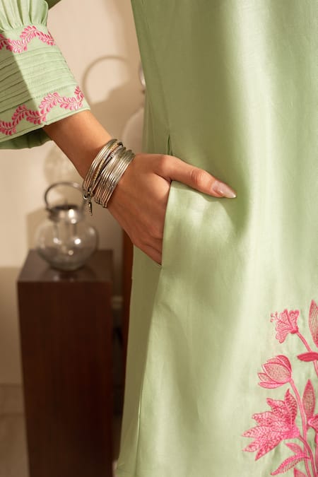Shop House Of Inari Green Chanderi, Kota Doria Embroidery Gul-meh Floral Straight Kurta And Pant Set Online at Aza Fashions Shop_House Of Inari_Green Chanderi, Kota Doria Embroidery Gul-meh Floral Straight Kurta And Pant Set _Online_at_Aza_Fashions