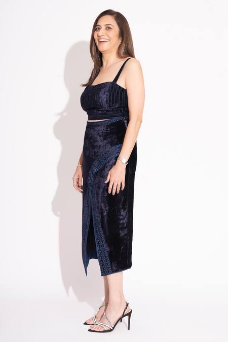 House Of Inari_Blue Maheshwari Embroidery Sweetheart Neck Crop Top And Skirt Set_Online_at_Aza_Fashions