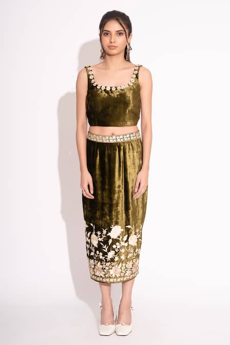House Of Inari_Green Maheshwari Embroidery Square Neck Floral Crop Top And Skirt Set _Online_at_Aza_Fashions
