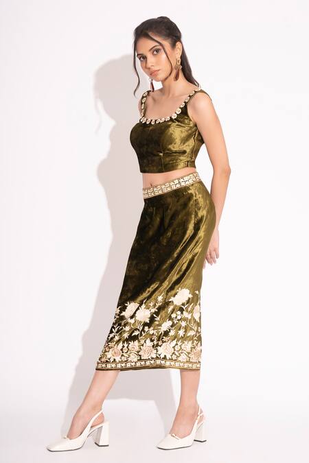 Buy_House Of Inari_Green Maheshwari Embroidery Square Neck Floral Crop Top And Skirt Set _Online_at_Aza_Fashions
