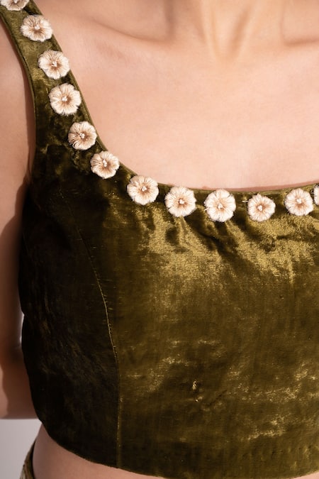 Shop_House Of Inari_Green Maheshwari Embroidery Square Neck Floral Crop Top And Skirt Set _Online_at_Aza_Fashions