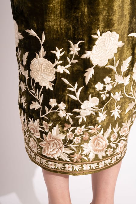 House Of Inari_Green Maheshwari Embroidery Square Neck Floral Crop Top And Skirt Set _at_Aza_Fashions