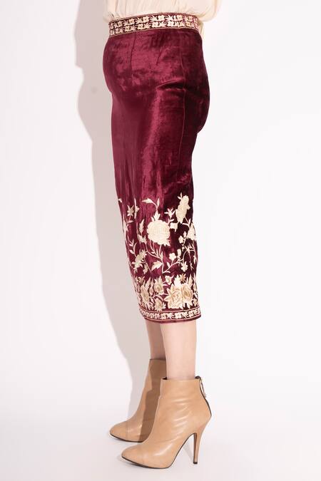 Buy House Of Inari Wine Maheshwari, Velvet Embroidery Floral Straight Skirt Online at Aza Fashions Buy_House Of Inari_Wine Maheshwari, Velvet Embroidery Floral Straight Skirt _Online_at_Aza_Fashions