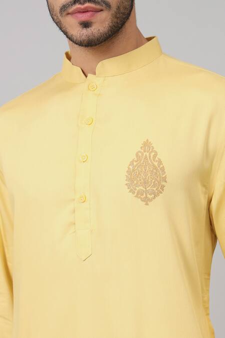 Hilo Design Yellow Gingham Zari Maize Paisley Placement Embroidered Kurta at Aza Fashions Hilo Design_Yellow Gingham Zari Maize Paisley Placement Embroidered Kurta_at_Aza_Fashions