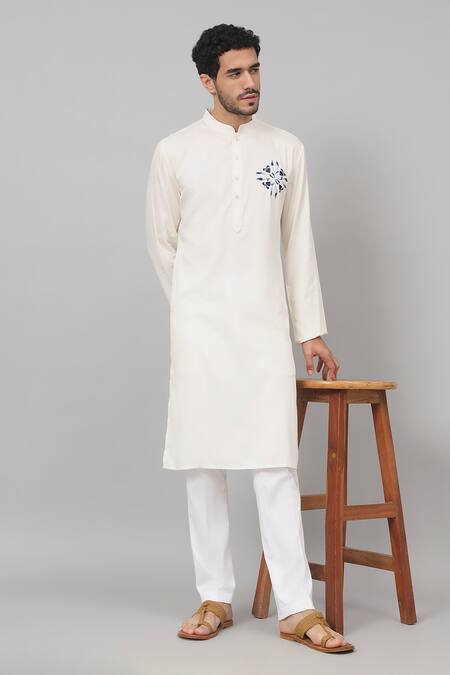 Hilo Design Off White Gingham Embroidery Avorio Floral Placement Kurta Online at Aza Fashions Hilo Design_Off White Gingham Embroidery Avorio Floral Placement Kurta_Online_at_Aza_Fashions